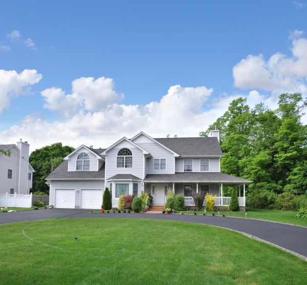 Asphalt Driveway Sealcoating in Riverside