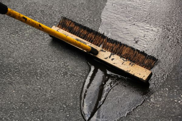 Asphalt Driveway Sealing in Riverside